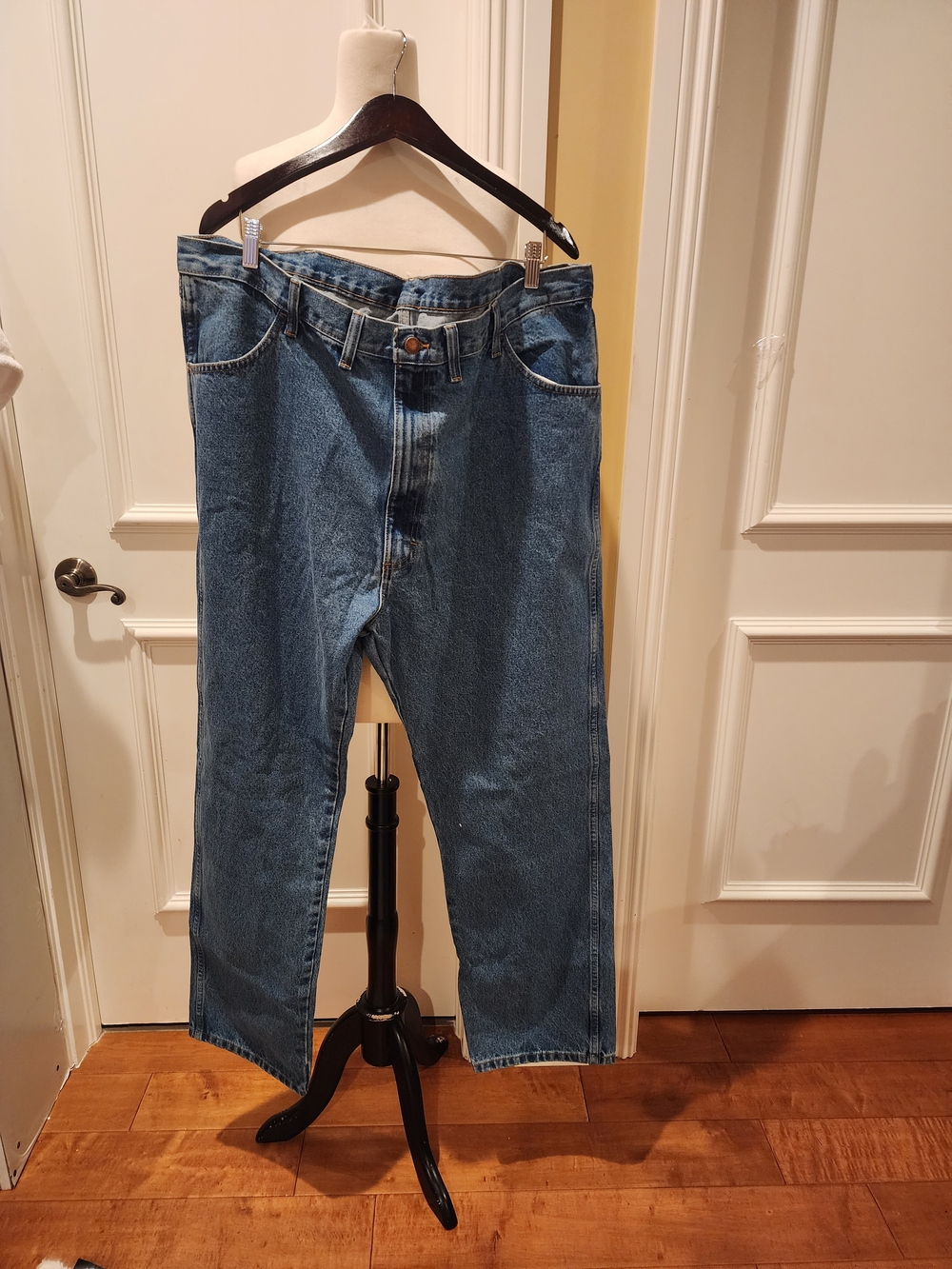 Rustler Wrangler Men's Straight Leg Blue Denim Jeans